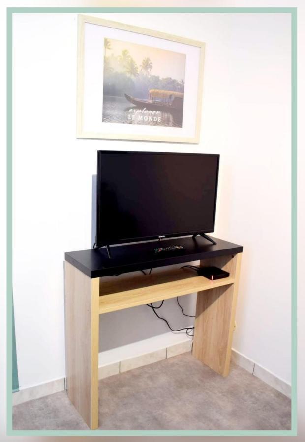 Francois - Superbe T1 - D Au Pied Des Thermes De - Wifi Avec Fibre * Neris-les-Bains